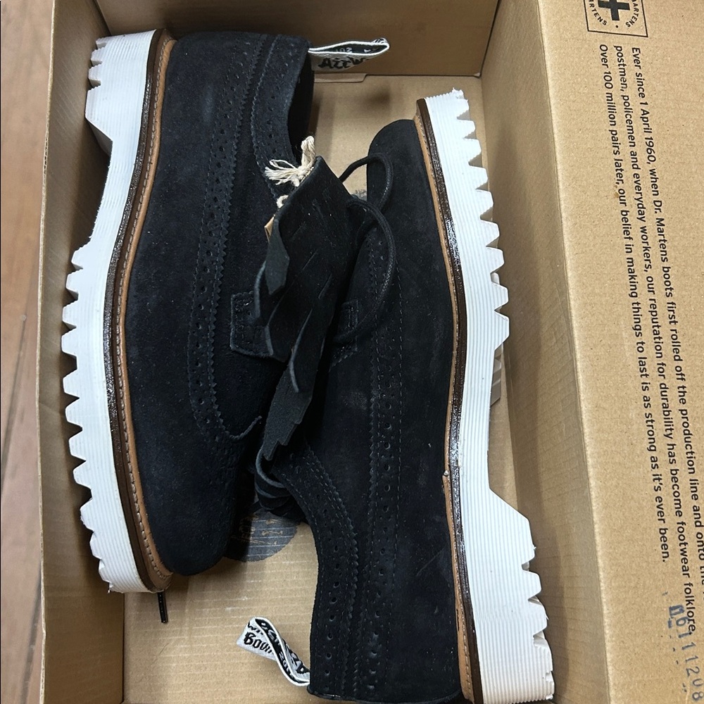 Dr. Martens Women's 3989 II Kiltie - Picture 3 of 6